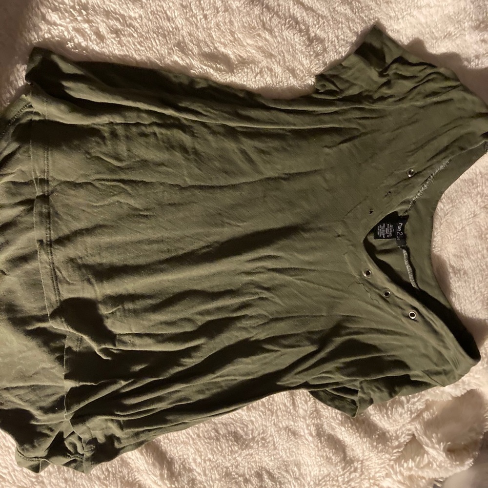 V-neck t-shirt